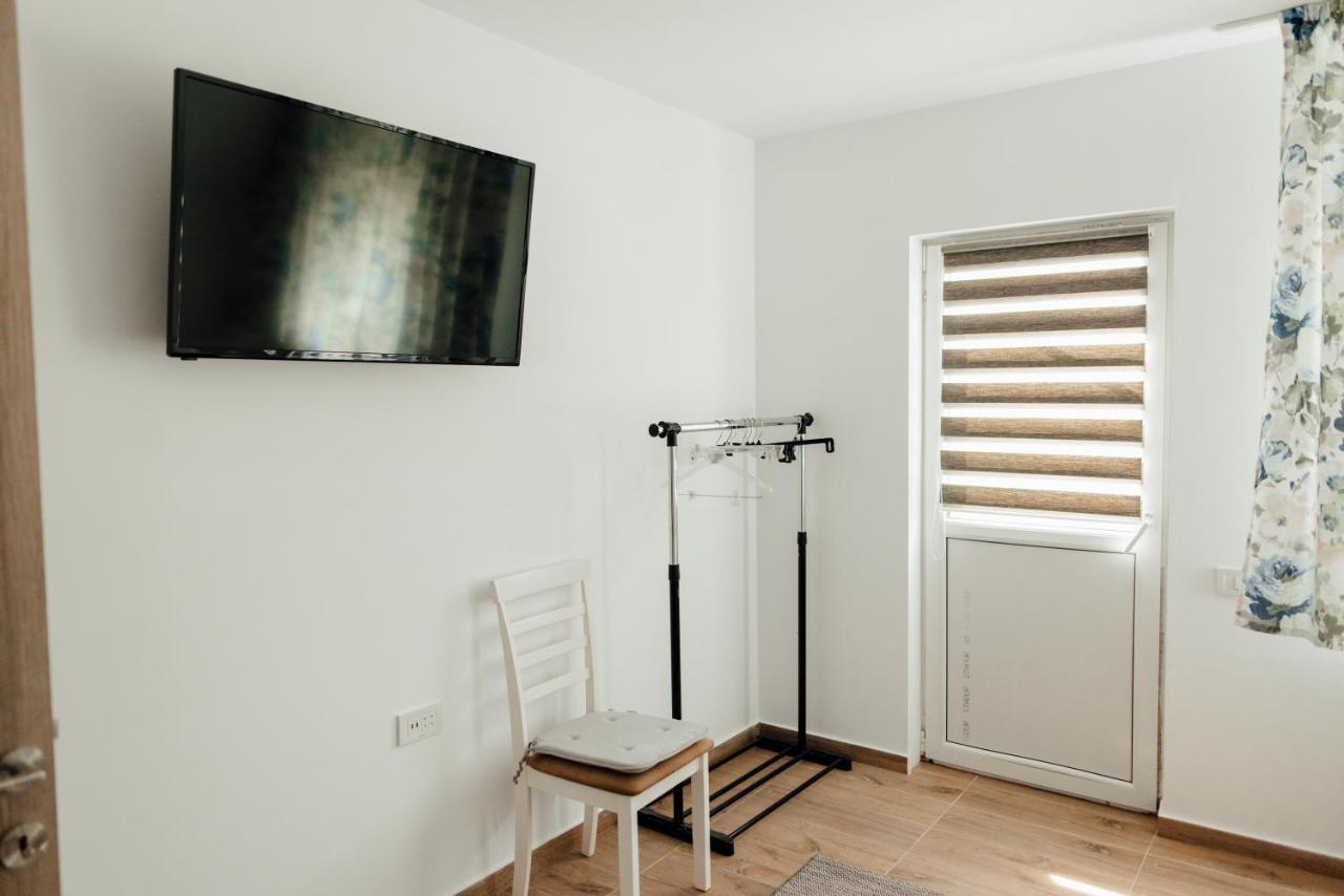 Autentic Adorabil Apartment Albestii Paminteni Exterior photo